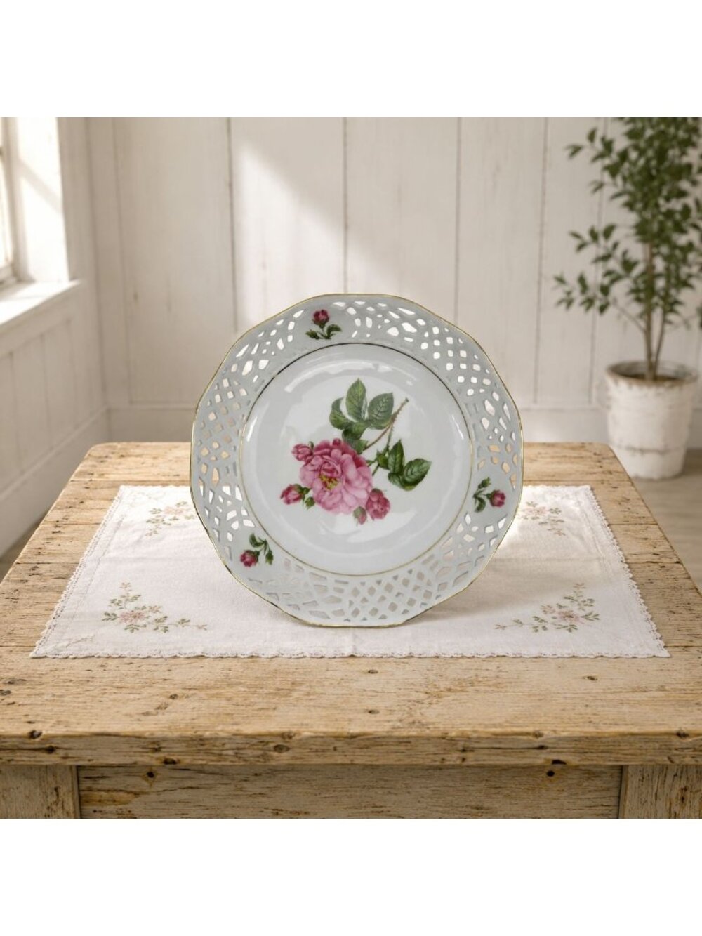 Bavaria Arabella Atelier Porzellan Floral Reticulated Bowl Vintage 7.5"